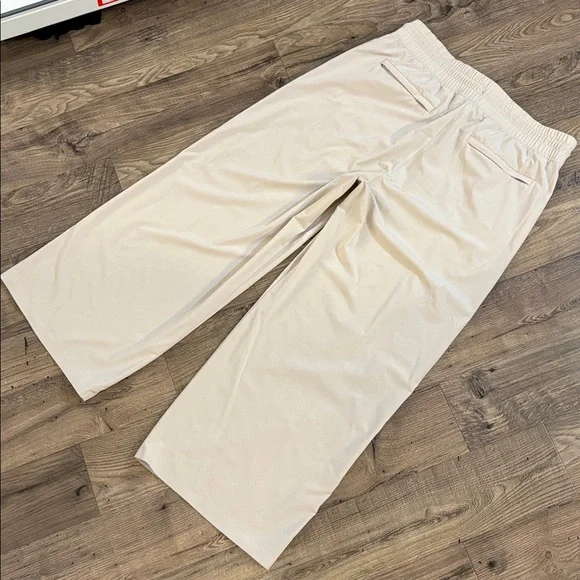 Athleta Avenue Wide Leg Crop Pant Cream, Size 12 Abalone - Picture 7 of 7